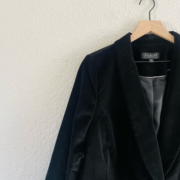 Vintage Talbots Black Velvet Blazer - Picture 4 of 13